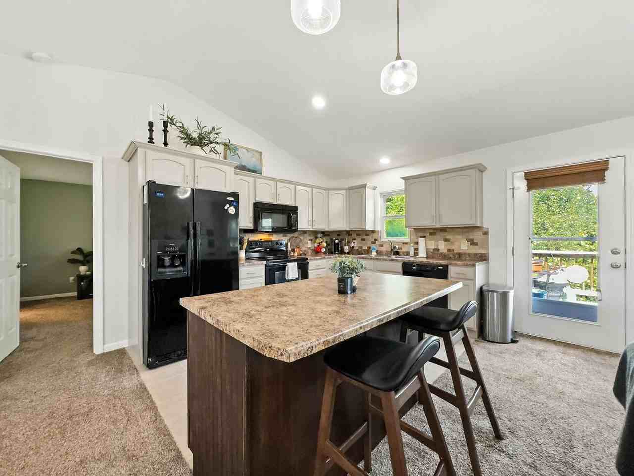 4689 Inlet Ln - Photo 6 of 29