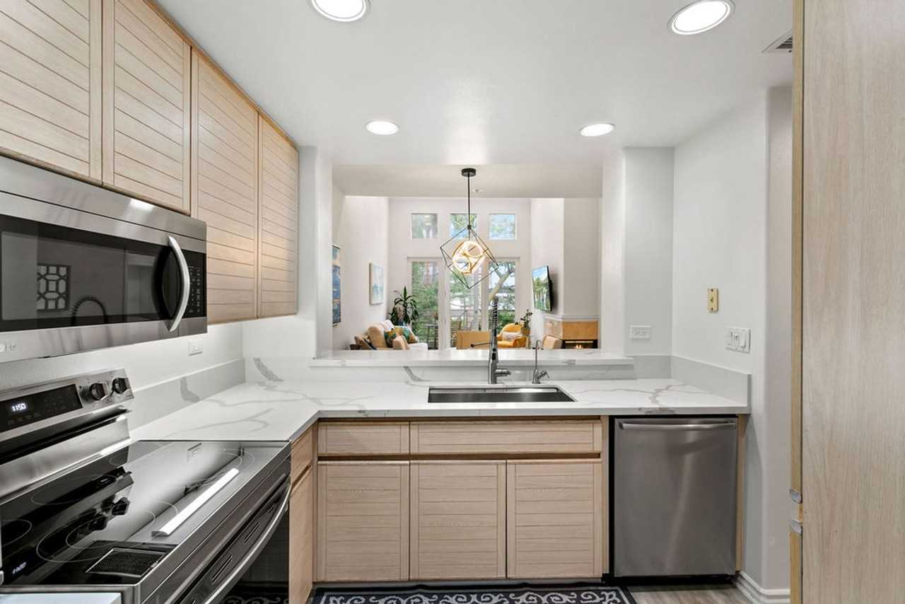 2243 2243 Martin 415, Irvine, CA - Photo 7 of 17