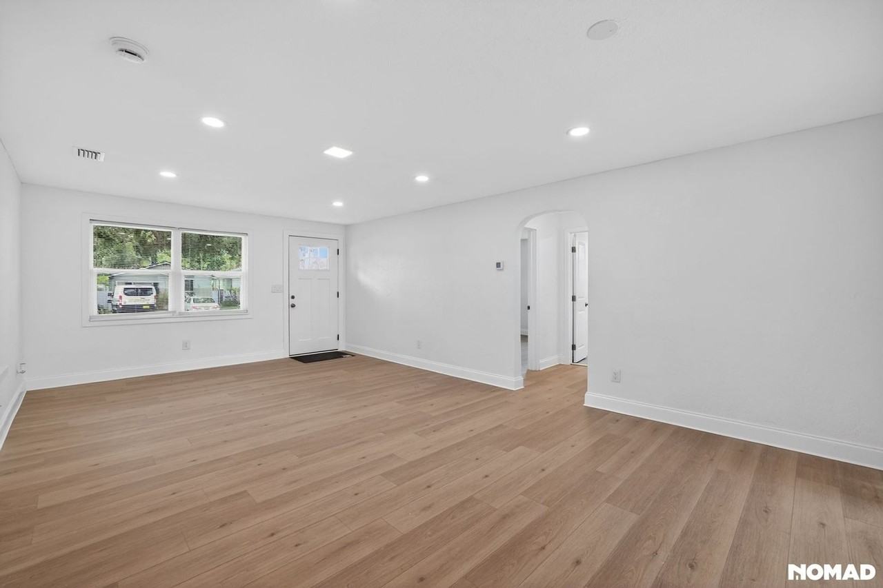 7151 51st St N - Photo 6 of 32