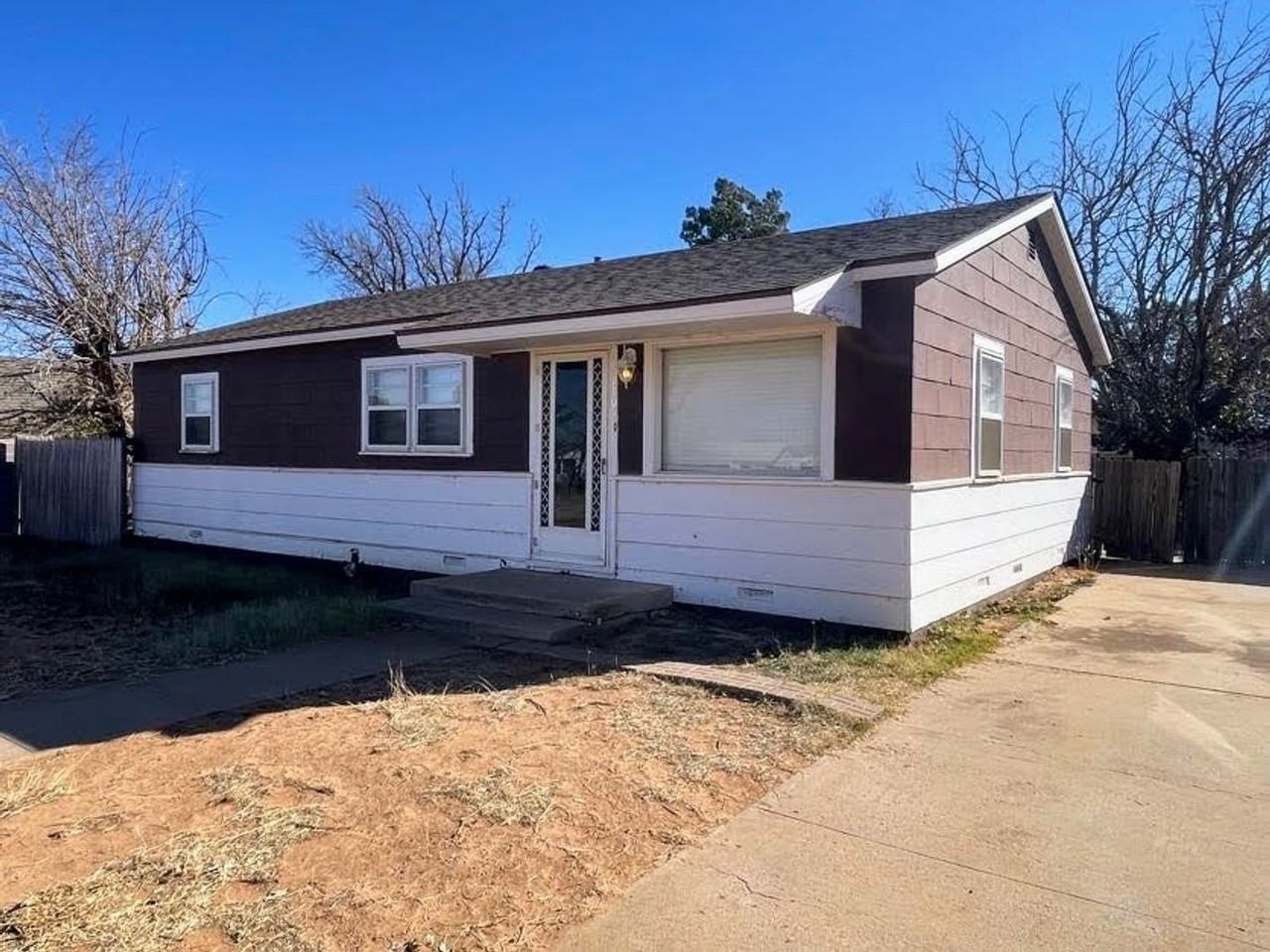 1105 S 12th St - Photo 2 of 15