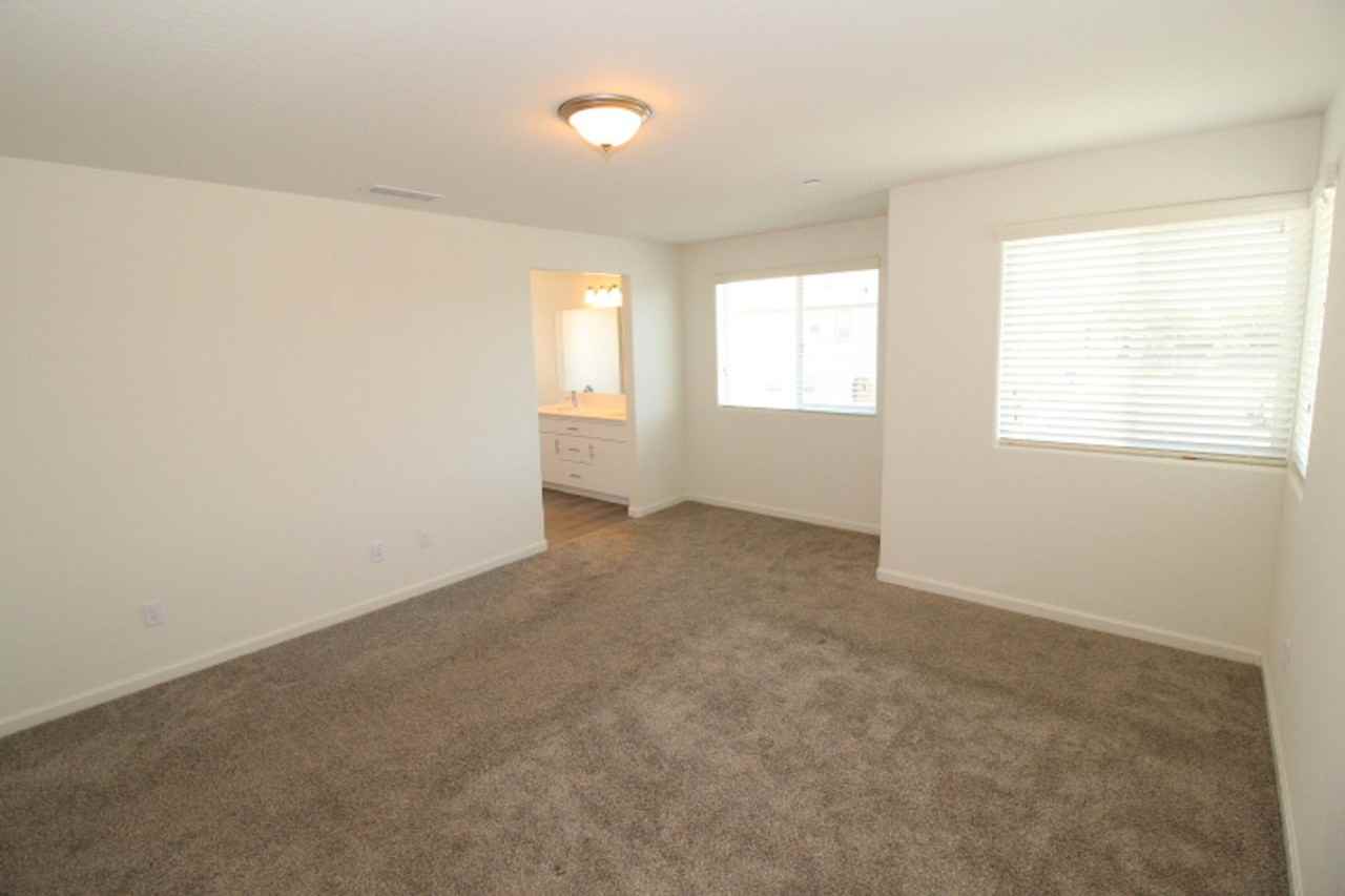 651 Farmhouse Ln - Photo 5 of 16