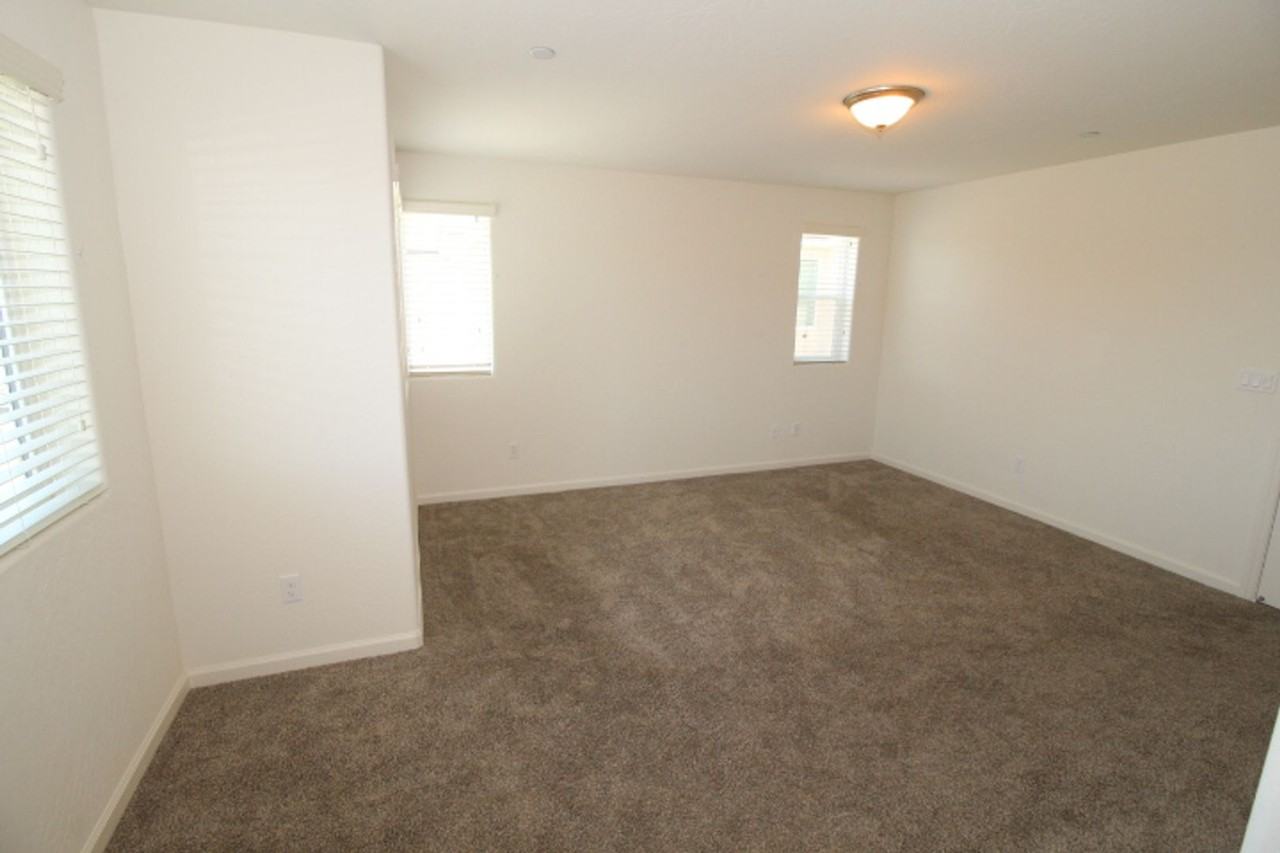 651 Farmhouse Ln - Photo 6 of 16