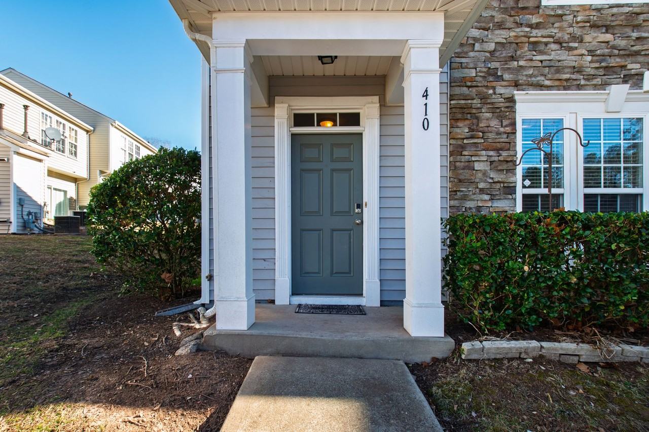 410 Hickory Meadow Cir - Photo 2 of 37