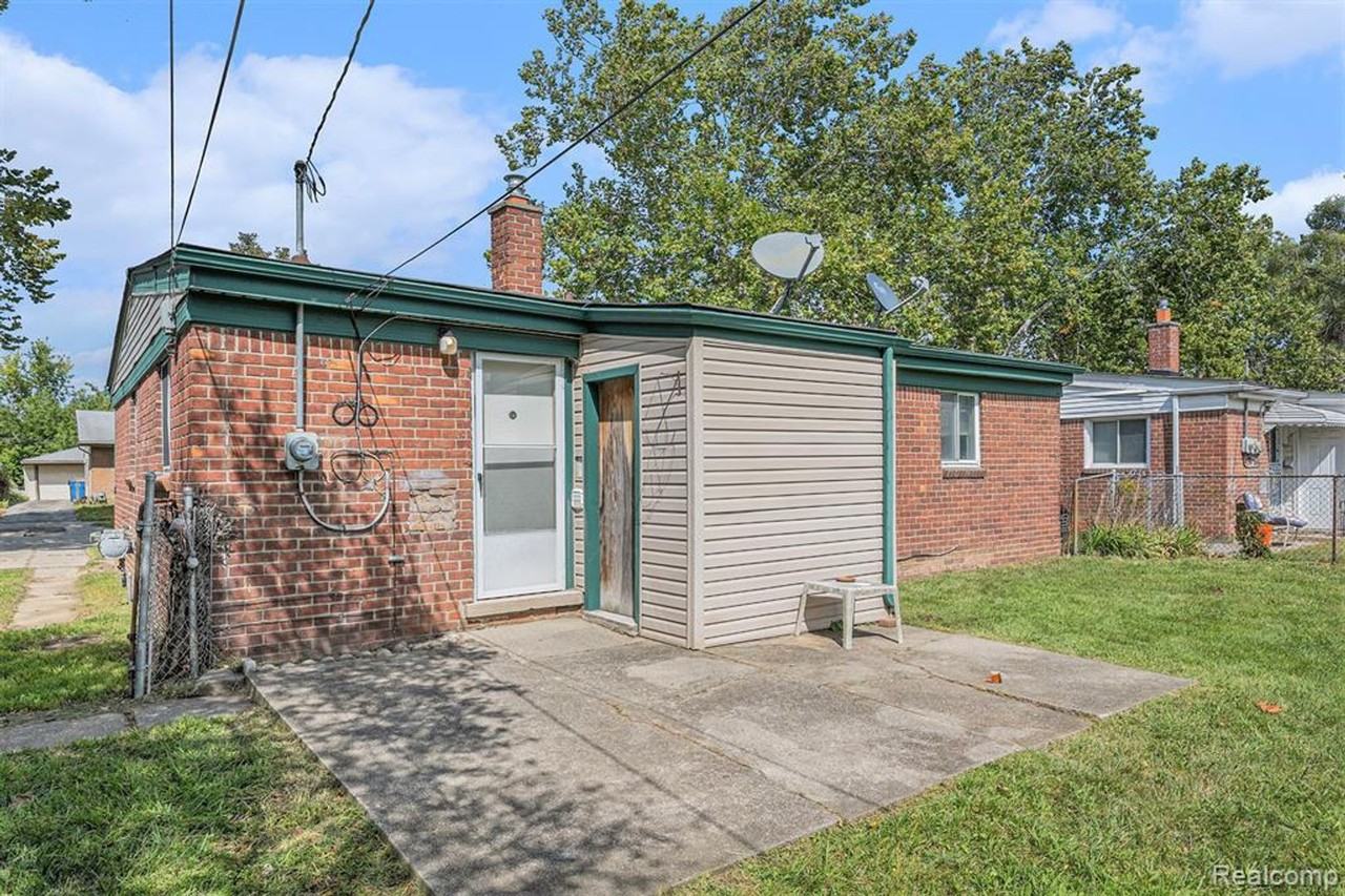 29119 York St - Photo 4 of 19