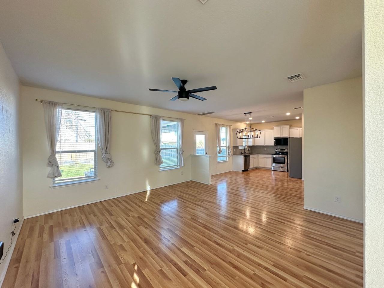 3705 Brunswick Dr - Photo 3 of 31