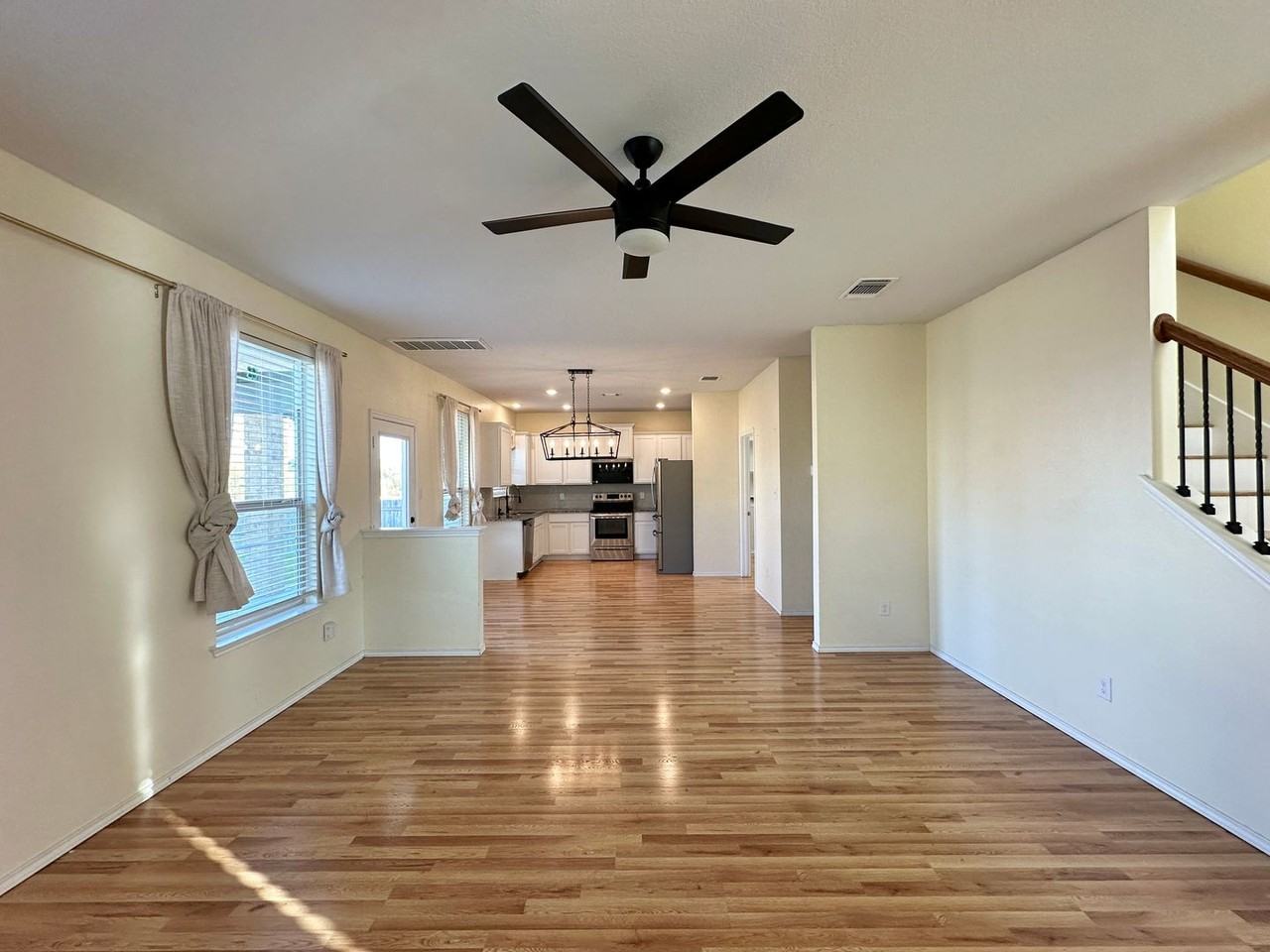 3705 Brunswick Dr - Photo 4 of 31