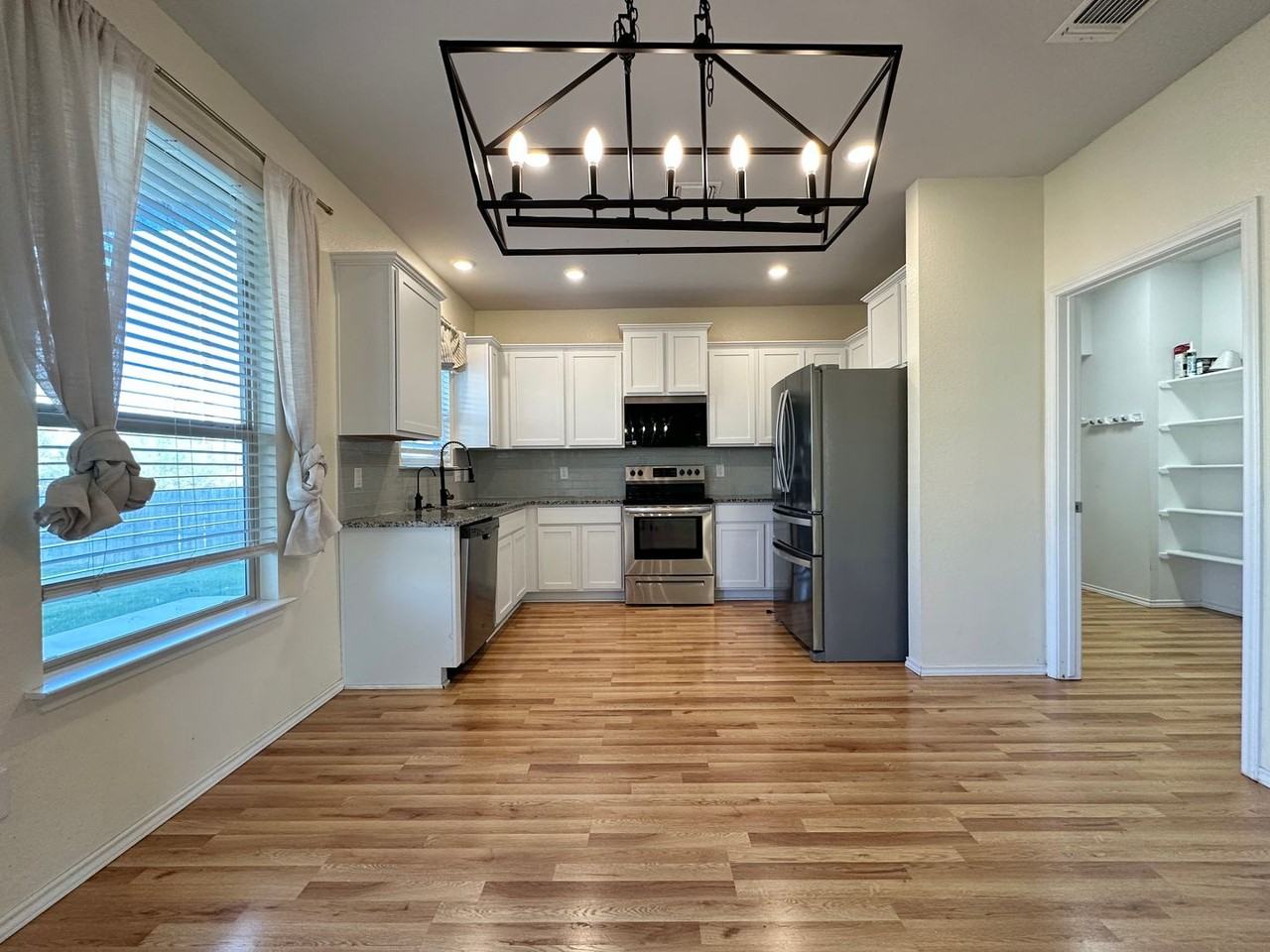 3705 Brunswick Dr - Photo 7 of 31