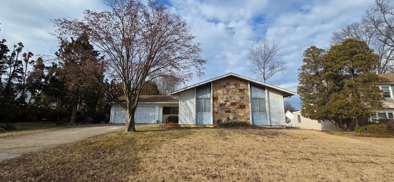 9 Garfield Dr - Photo 2 of 24