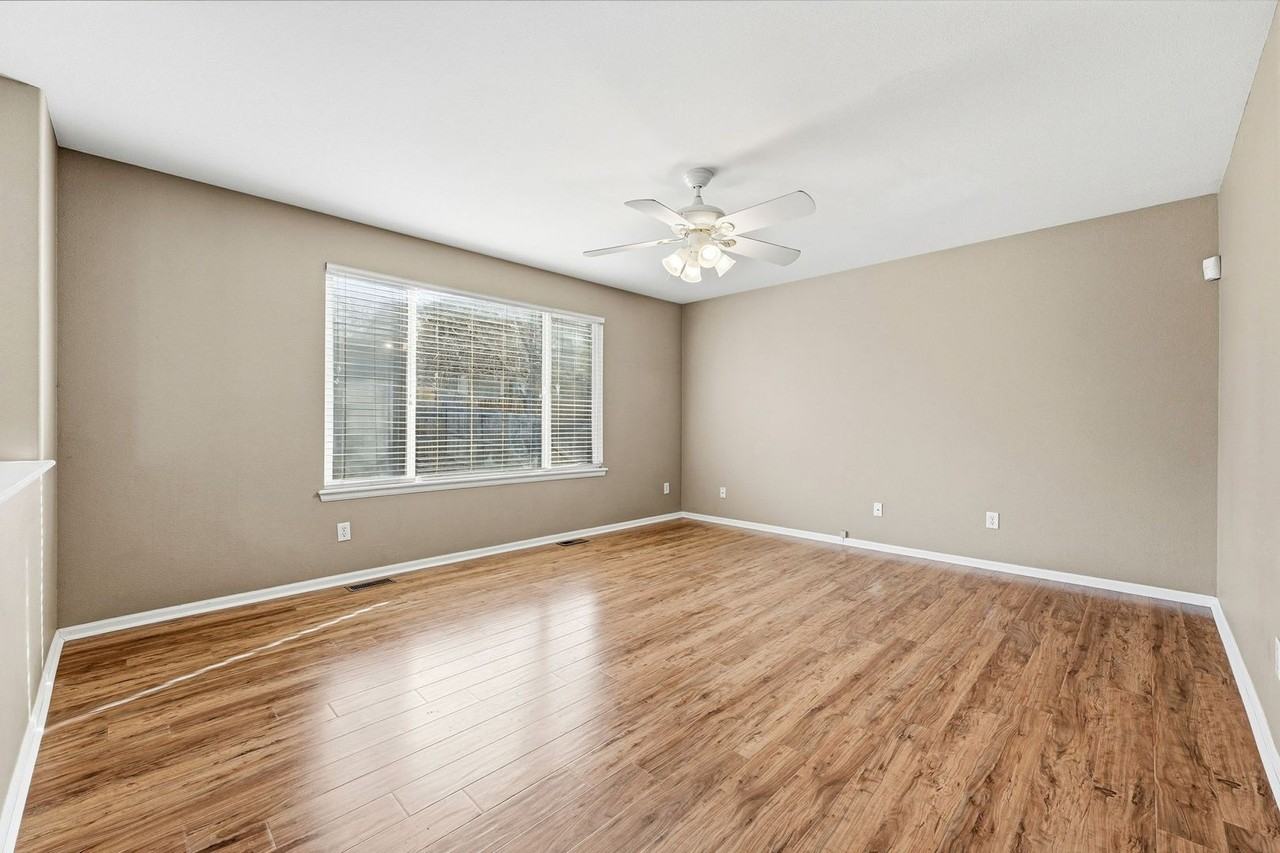 5578 S Valdai St - Photo 6 of 36