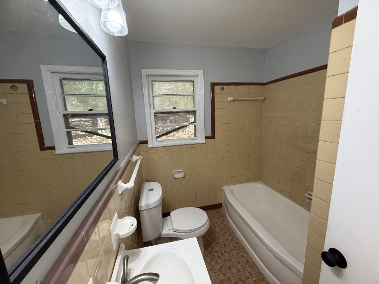 196 E Salem Dr - Photo 6 of 11