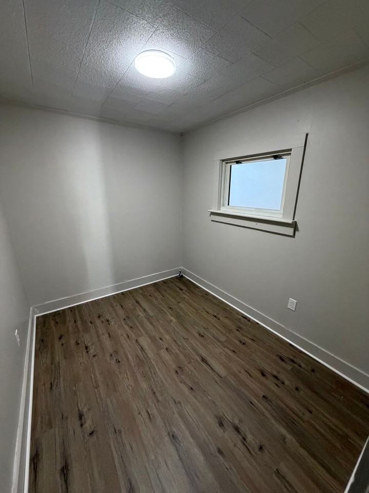 3010-3014 Main St - Photo 3 of 6