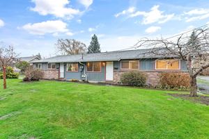 featured image of 2425 Spruce St