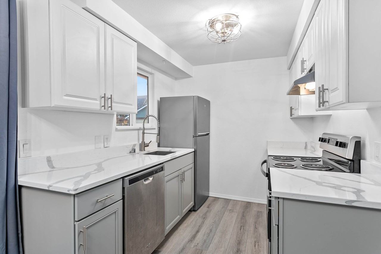 2425 Spruce St - Photo 7 of 19