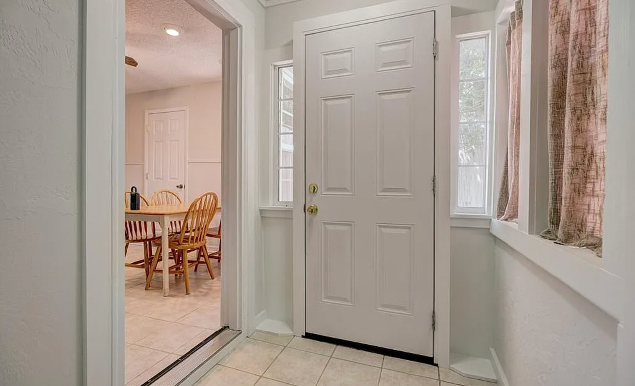 521 W Acres St - Photo 3 of 15