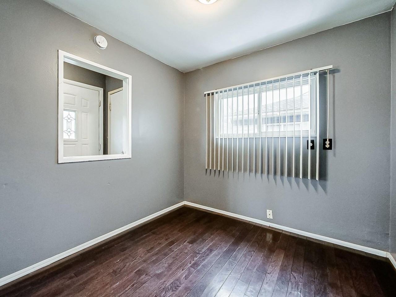 948 E Kalama Ave - Photo 5 of 30