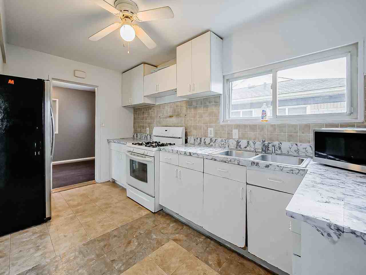 948 E Kalama Ave - Photo 6 of 30