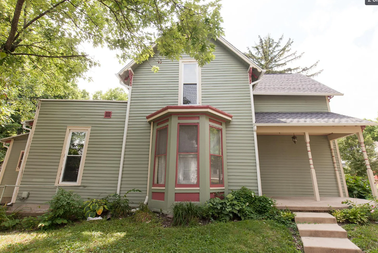 129 E Oak St - Photo 2 of 6