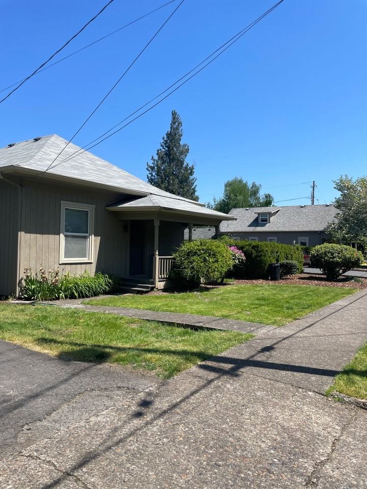 Marion St Apartments - Photo 4 of 4