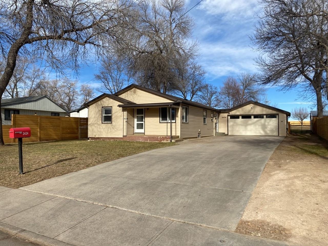 2424 W Mulberry St - Photo 2 of 42