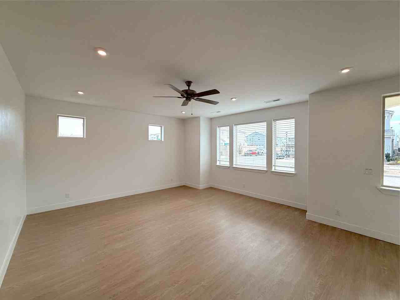 776 W Scarlet Hill Dr - Photo 5 of 35