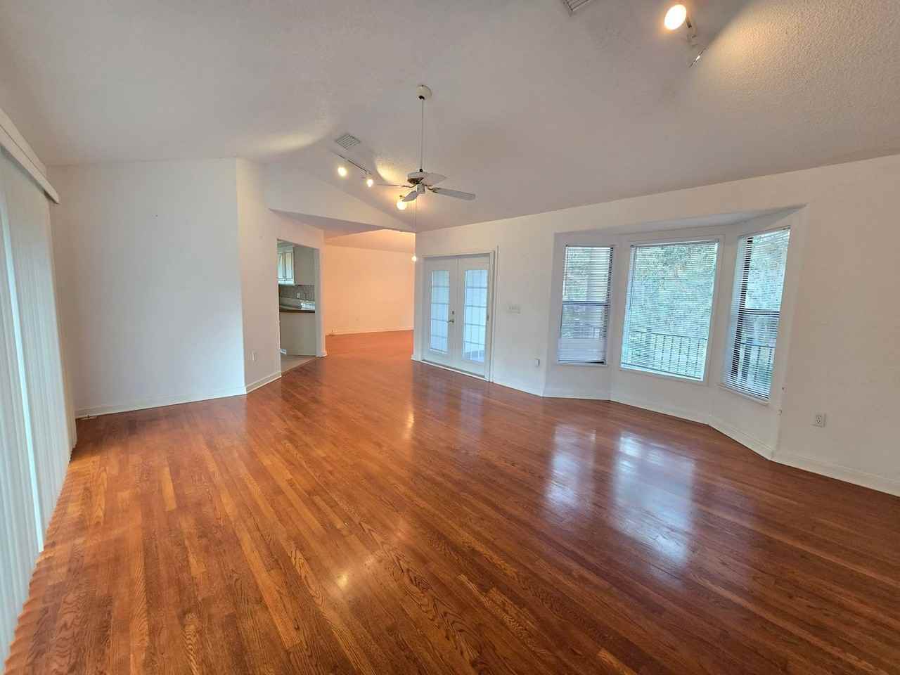 4464 Hidden River Rd - Photo 5 of 47