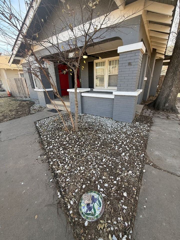 2115 15th St - Photo 2 of 15