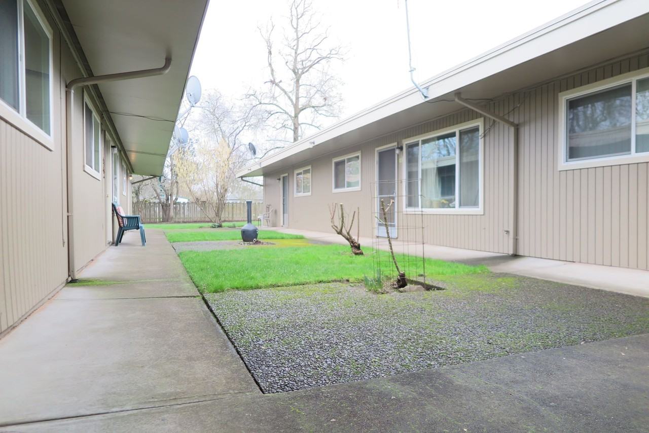 Sheila Apartments - Photo 2 of 3