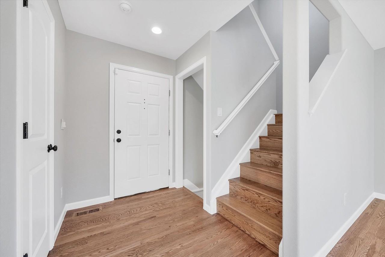 2829 E 118th Cir - Photo 4 of 26