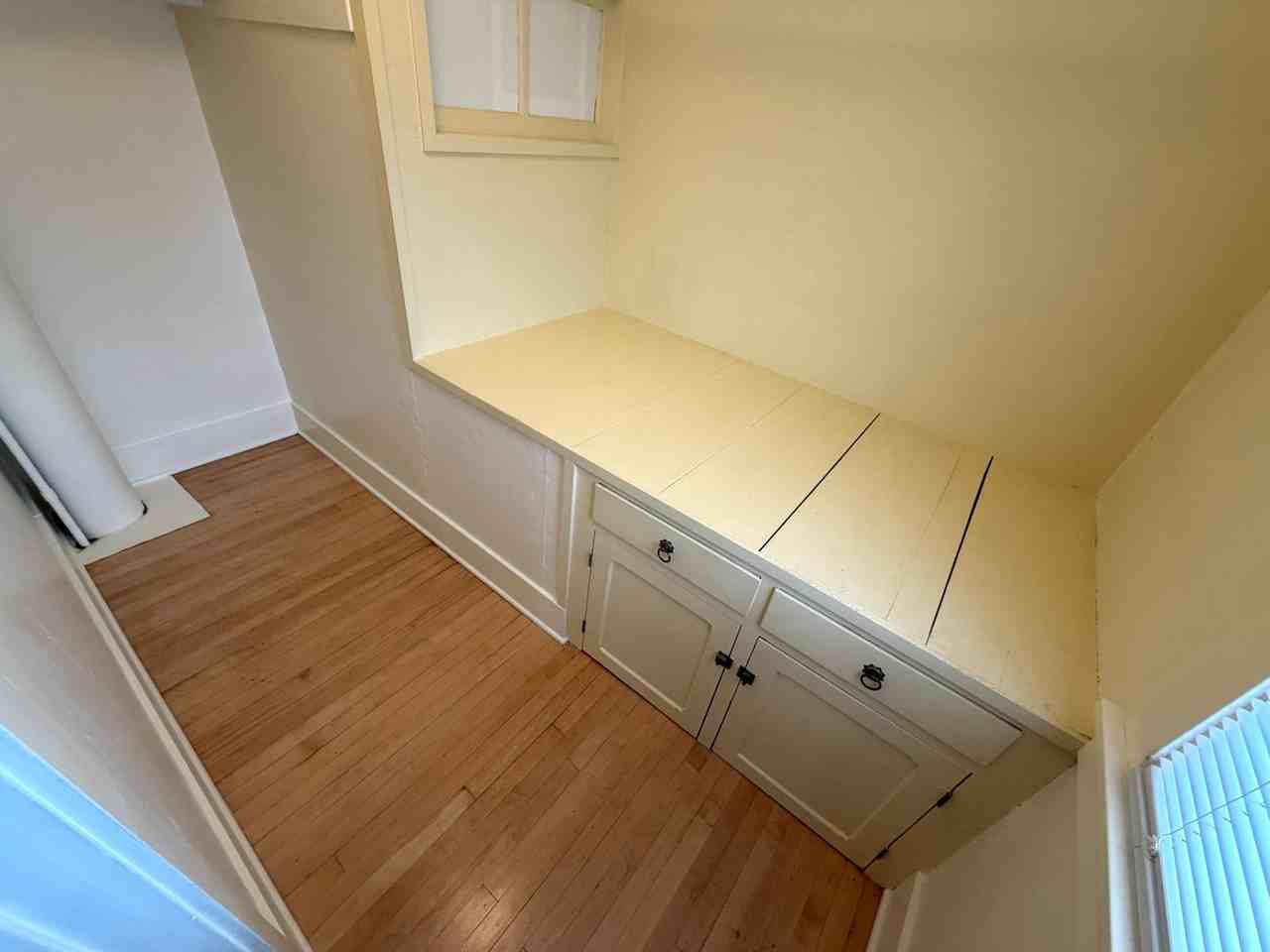 676 N Davis St - Photo 7 of 7