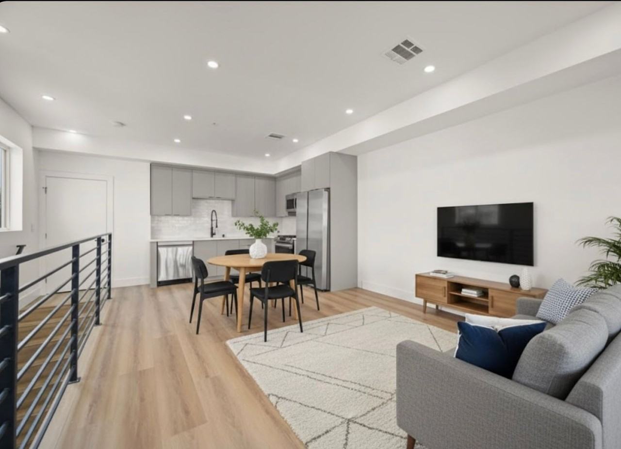 910 N Hudson Ave - Photo 5 of 30