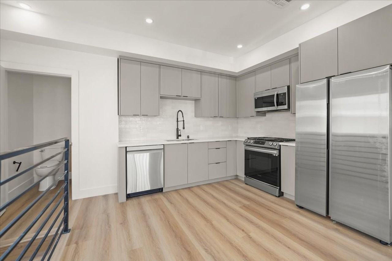 910 N Hudson Ave - Photo 7 of 30