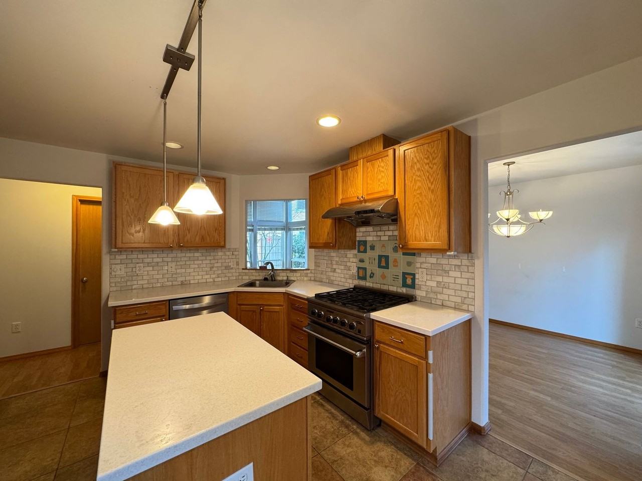 17522 N Park Pl N - Photo 6 of 23