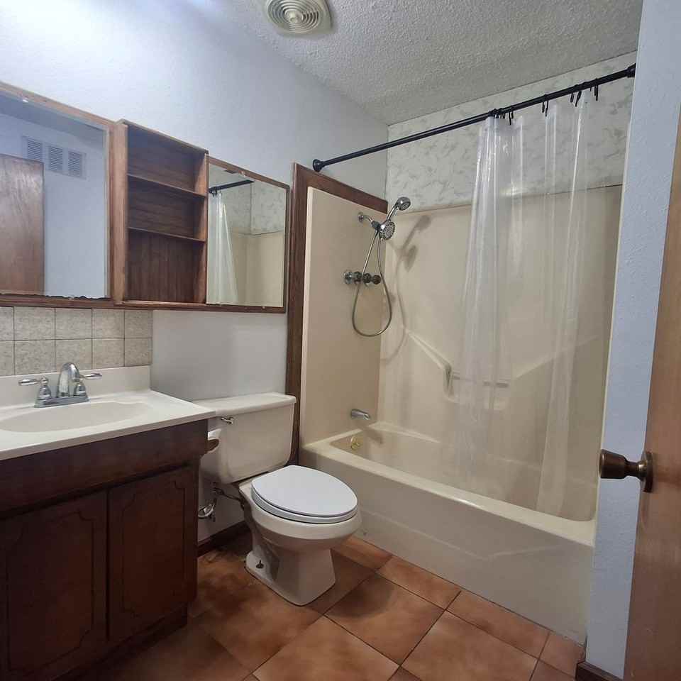 212 W San Vicente St - Photo 4 of 8