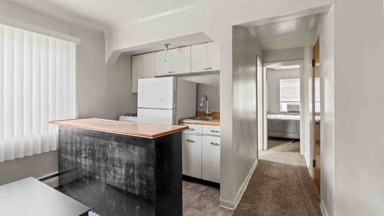 415 Volkert Pl - Photo 2 of 10