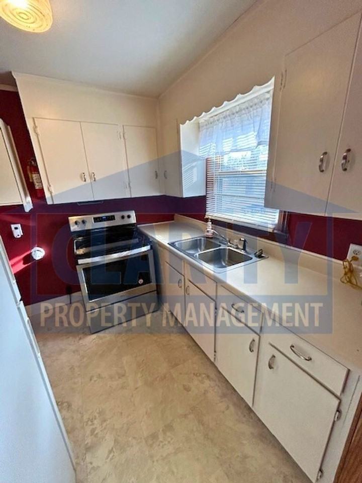 1011 Gary St Nw - Photo 7 of 15