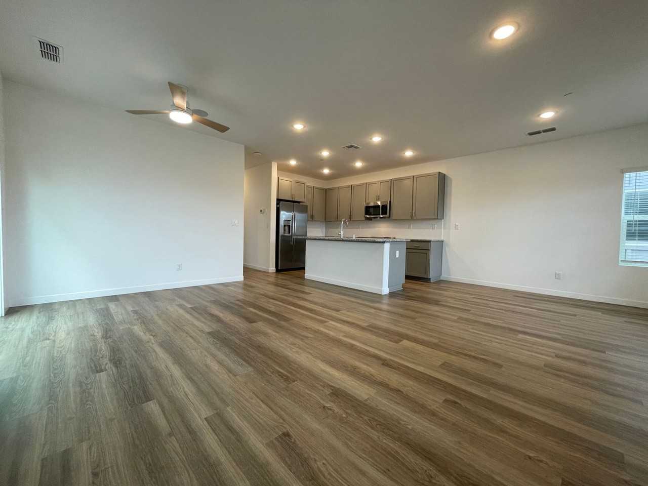 12217 Alamosa Dr - Photo 5 of 27