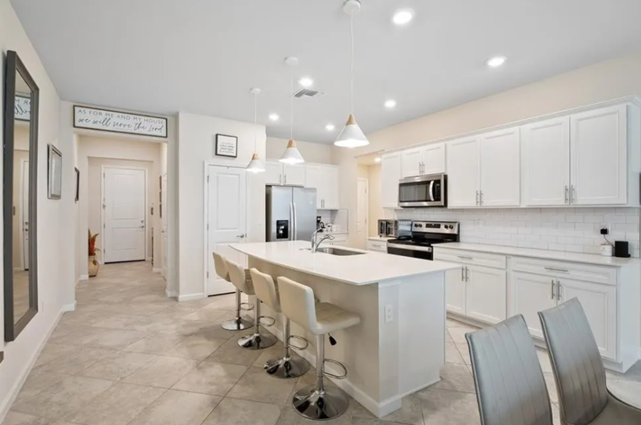 1806 Se Ocean Cove Way - Photo 3 of 13