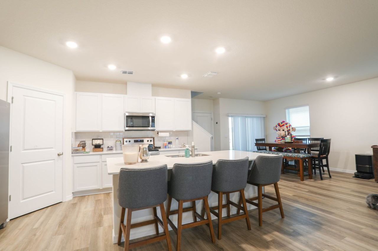 5242 Scrub Mint Ln - Photo 5 of 32