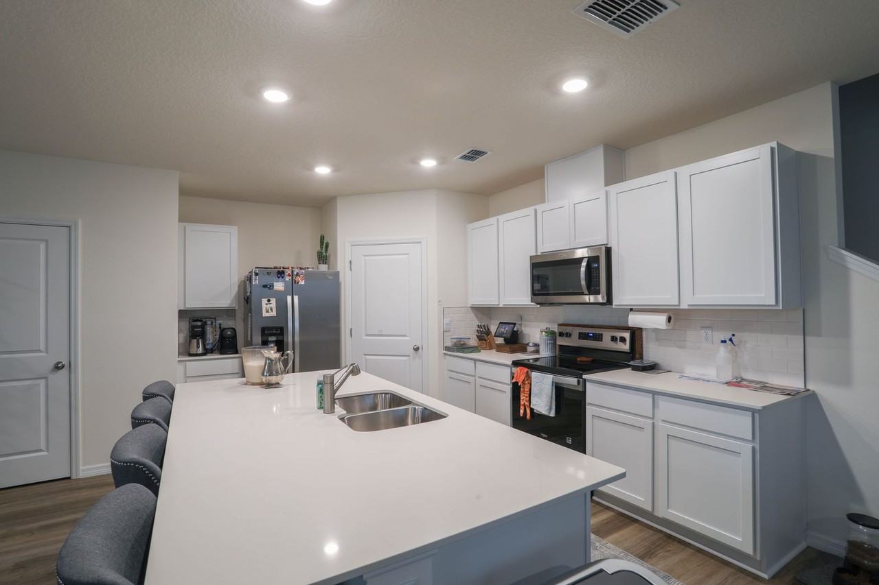 5242 Scrub Mint Ln - Photo 6 of 32