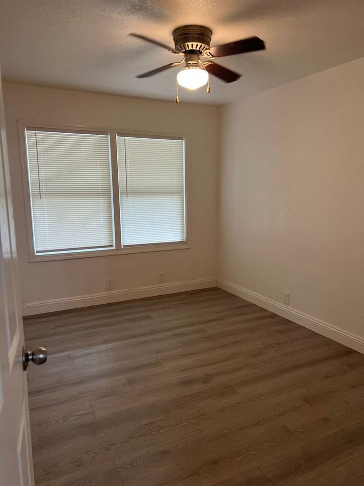 2884 Del Paso Blvd - Photo 3 of 11