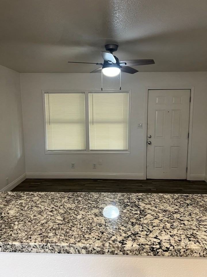 2884 Del Paso Blvd - Photo 4 of 11