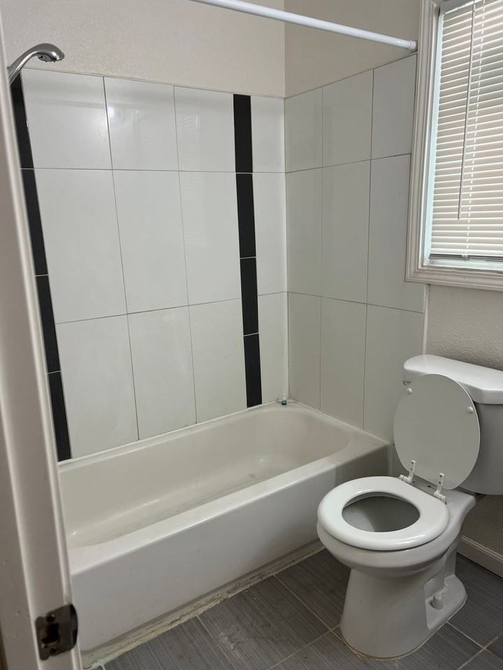 2884 Del Paso Blvd - Photo 7 of 11