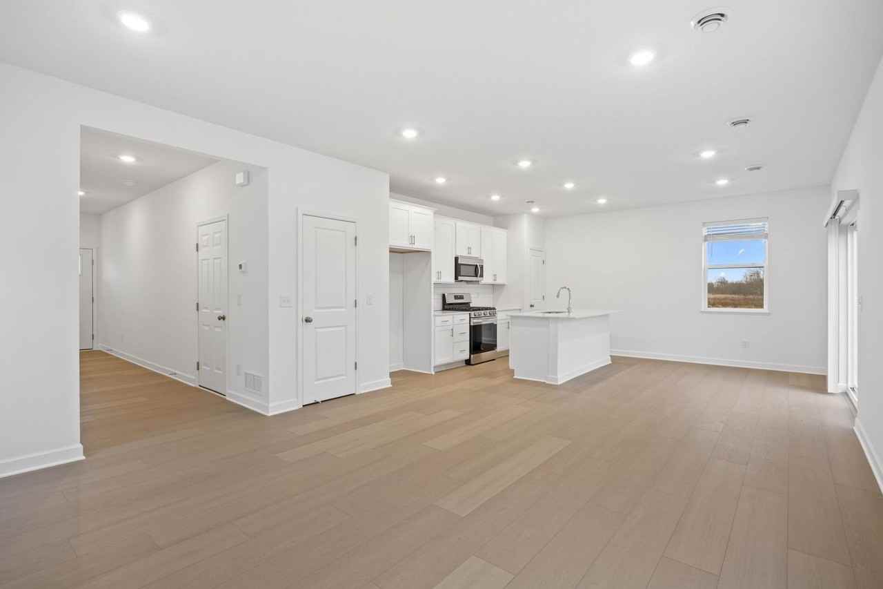 10724 Henslowe Ave S - Photo 6 of 17