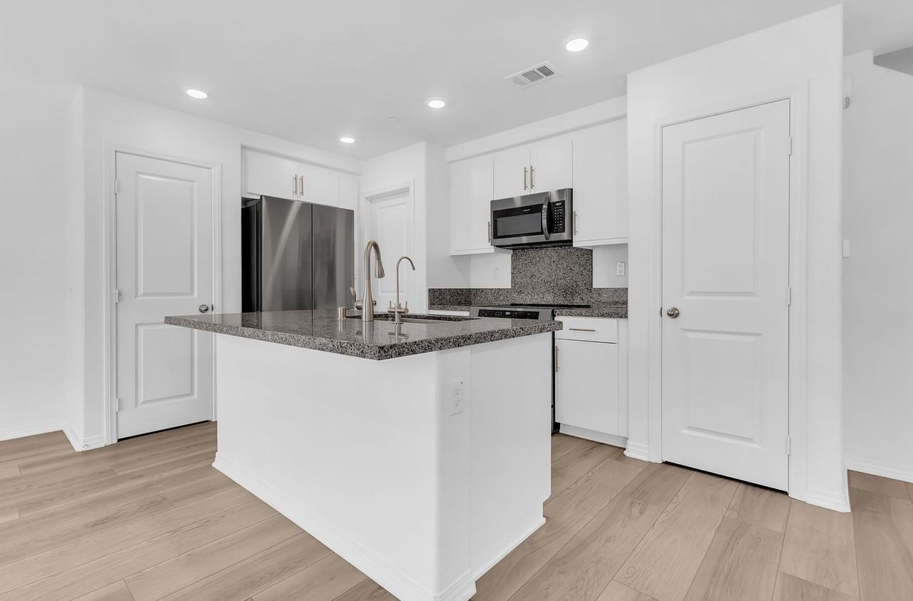 19132 Ash Grove St - Photo 5 of 26