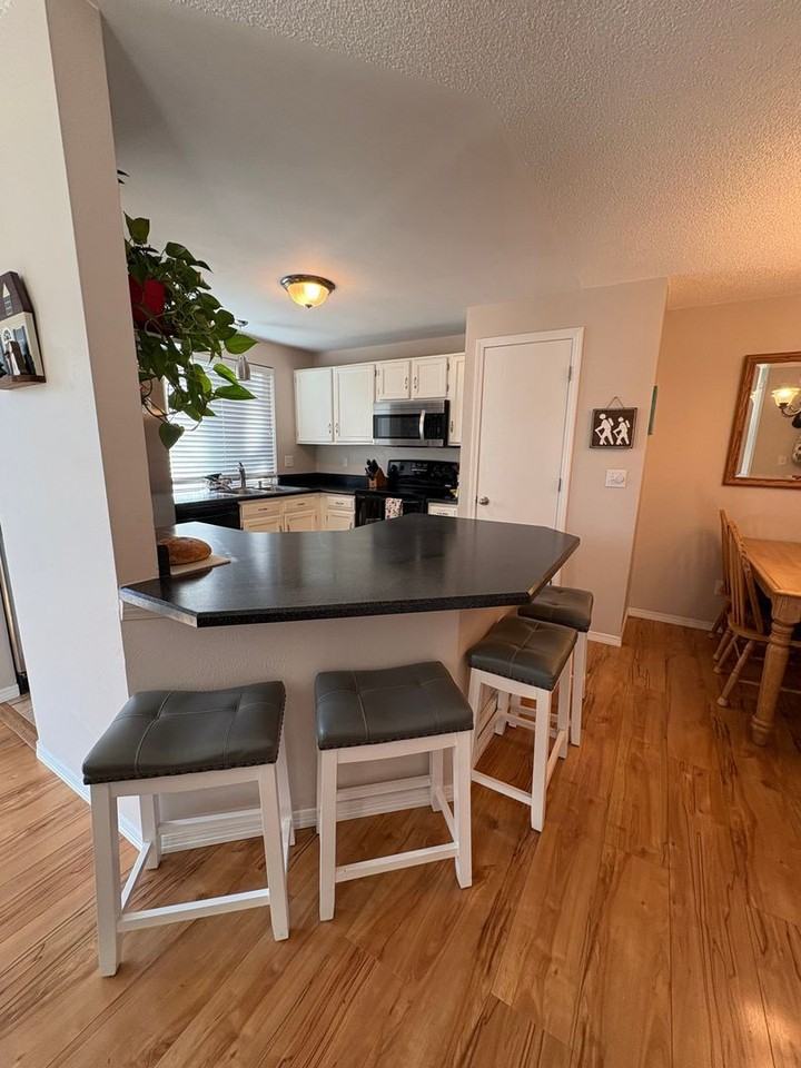 8094 Miller Cir - Photo 4 of 17