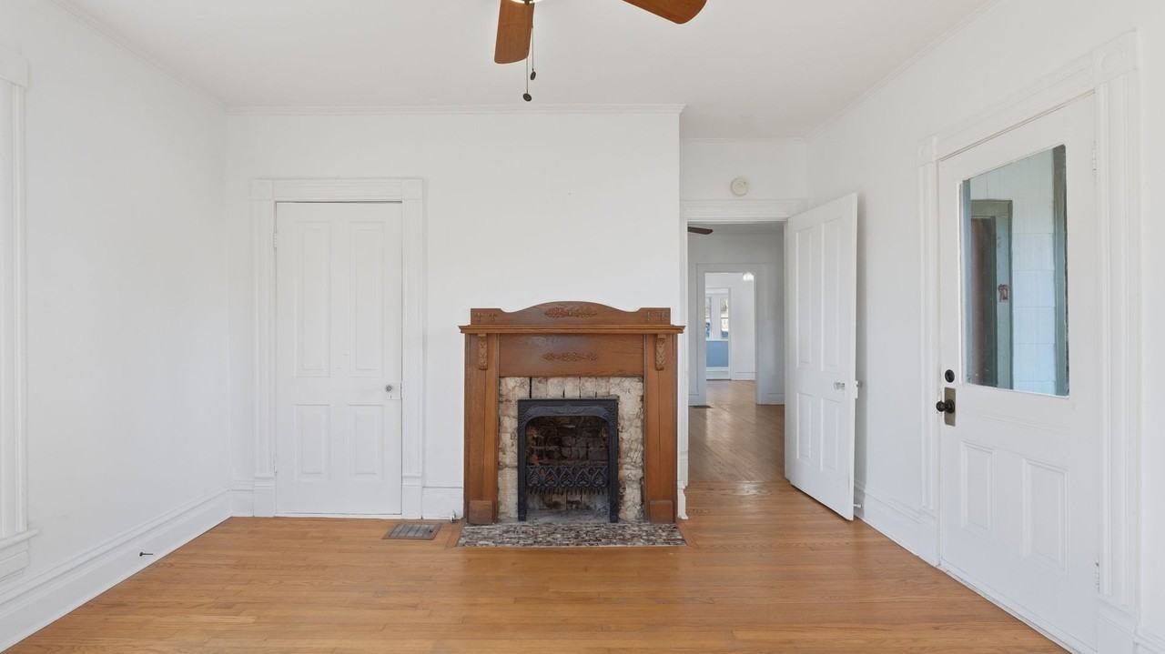 4901 Saint Elmo Ave - Photo 3 of 14