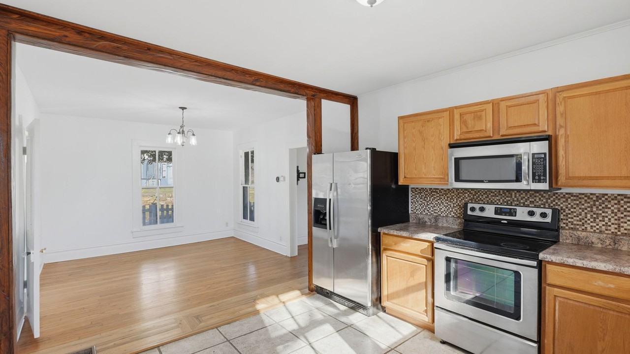 4901 Saint Elmo Ave - Photo 6 of 14