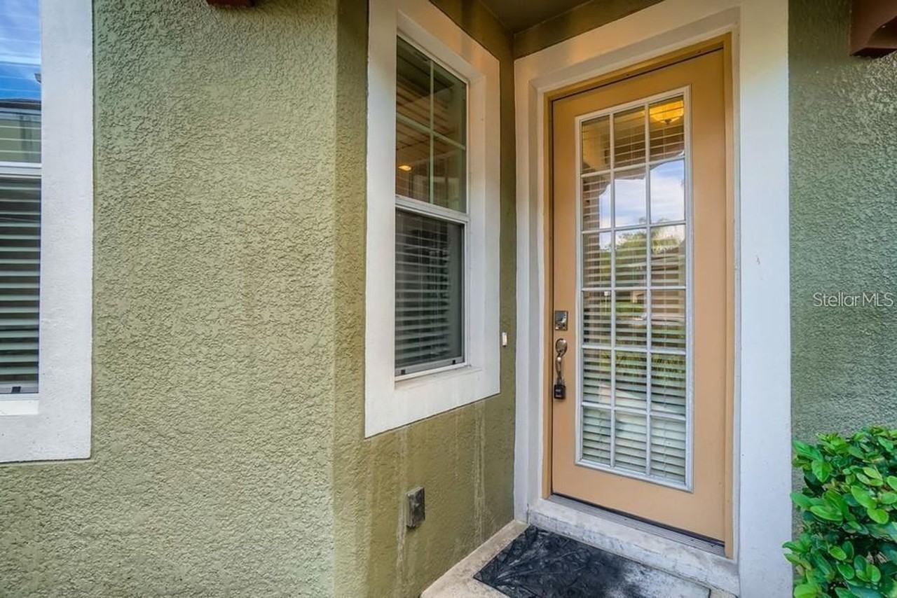 2117 Victoria Glen Dr - Photo 3 of 32