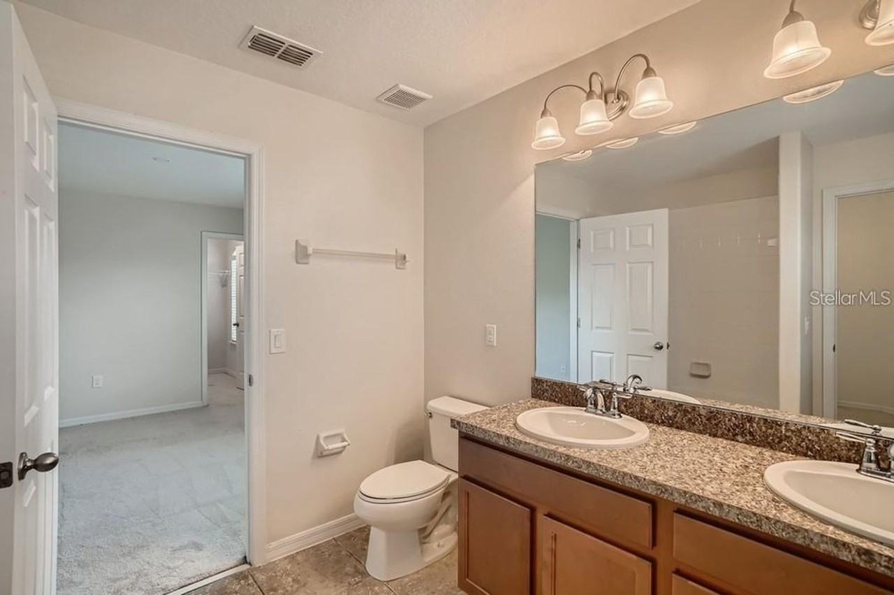 2117 Victoria Glen Dr - Photo 5 of 32