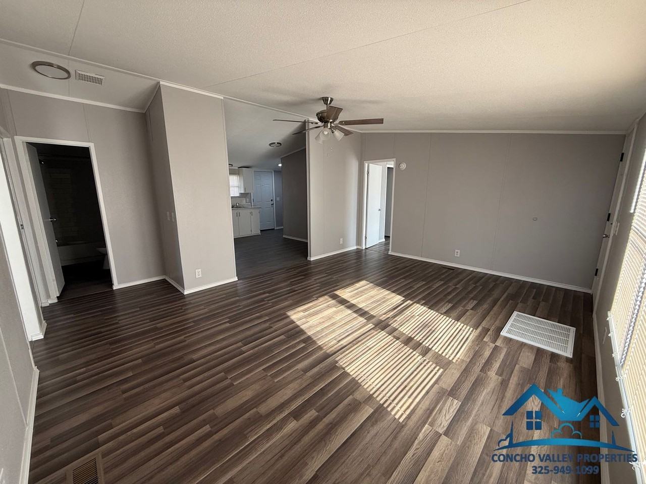 10494 W Indian Creek Rd - Photo 3 of 19